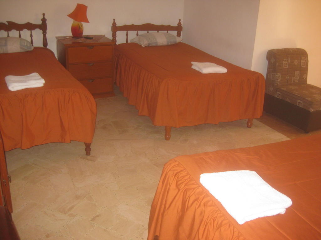 Hostal Camiluz Nazca Habitación foto