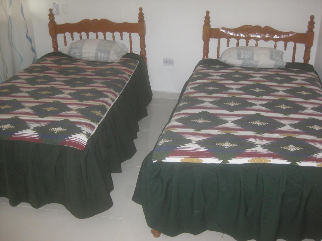Hostal Camiluz Nazca Habitación foto