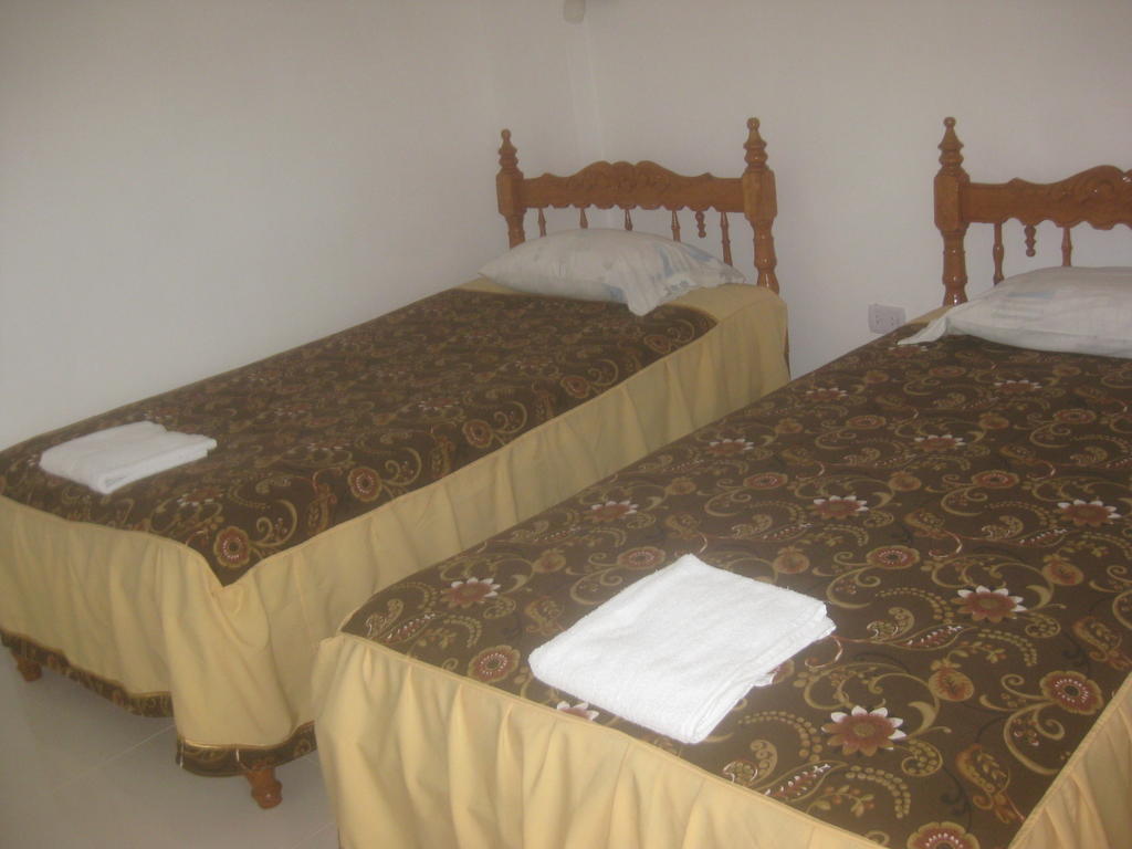 Hostal Camiluz Nazca Habitación foto