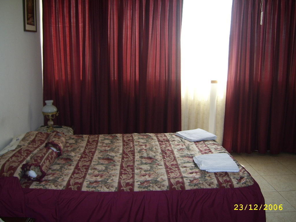 Hostal Camiluz Nazca Habitación foto